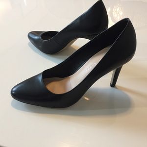 Kelly & Katie Black Heels Pumps Size 7